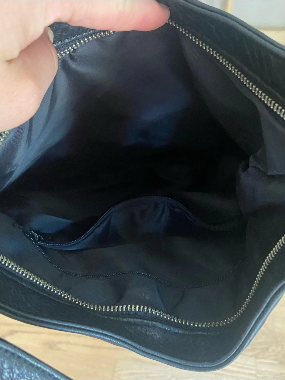 The Sak Leather Shoulder Hobo Bag Women's Black Pebbled Purse Handbag Boho READ